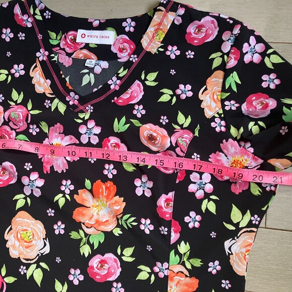 White Cross Scrub top - Picture 6 of 6